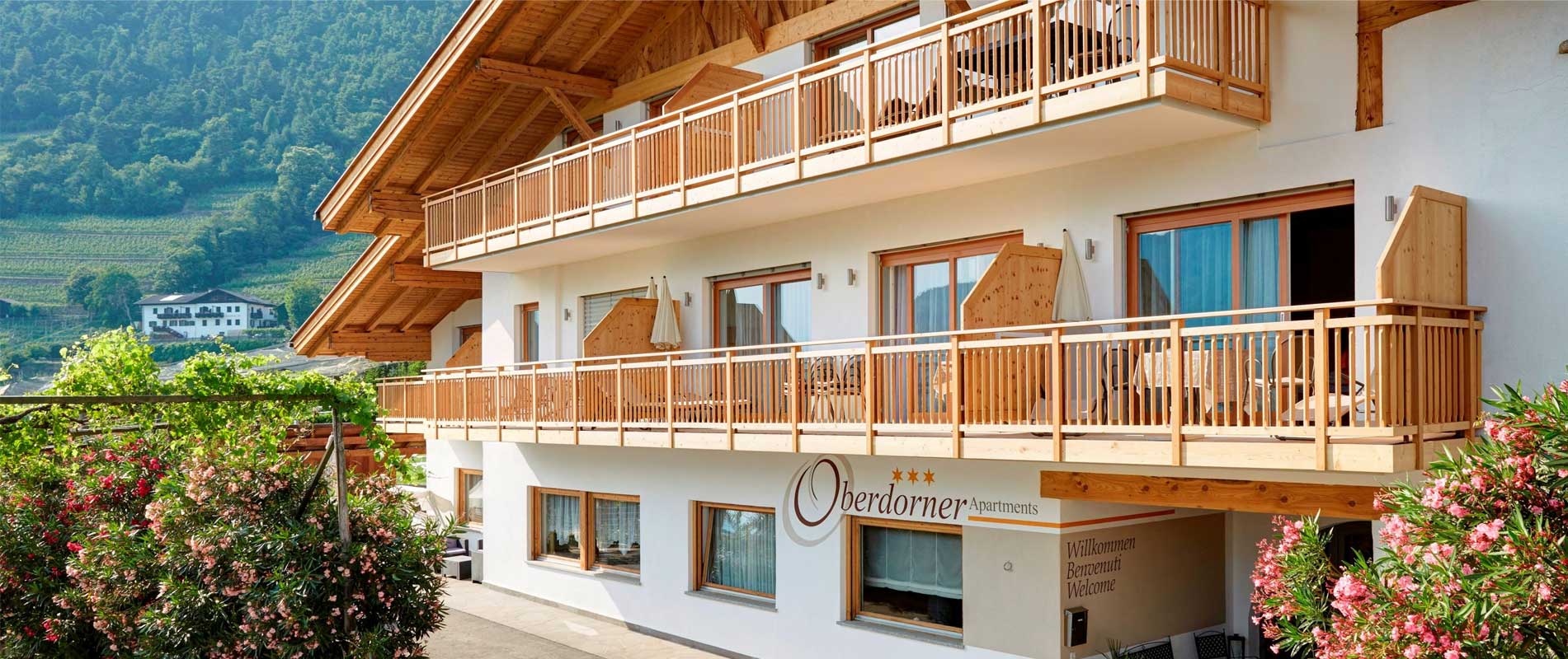 Außenansicht der Oberdorner Apartments in Algund Südtirol